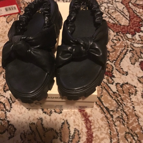 Size 8 New Black Sandles - Picture 1 of 4